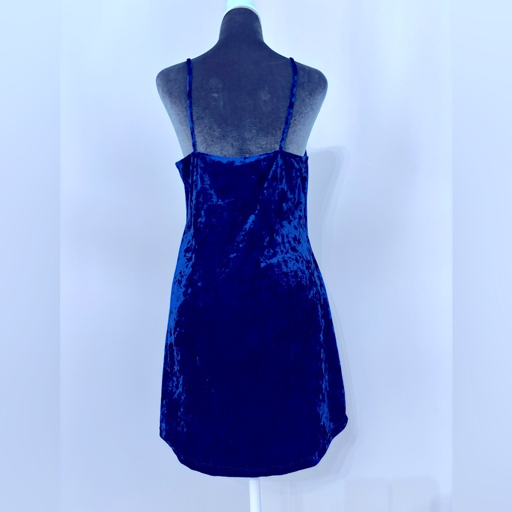Forever 21 Blue “Crushed Velvet” Strappy Mini Size M - Picture 4 of 11